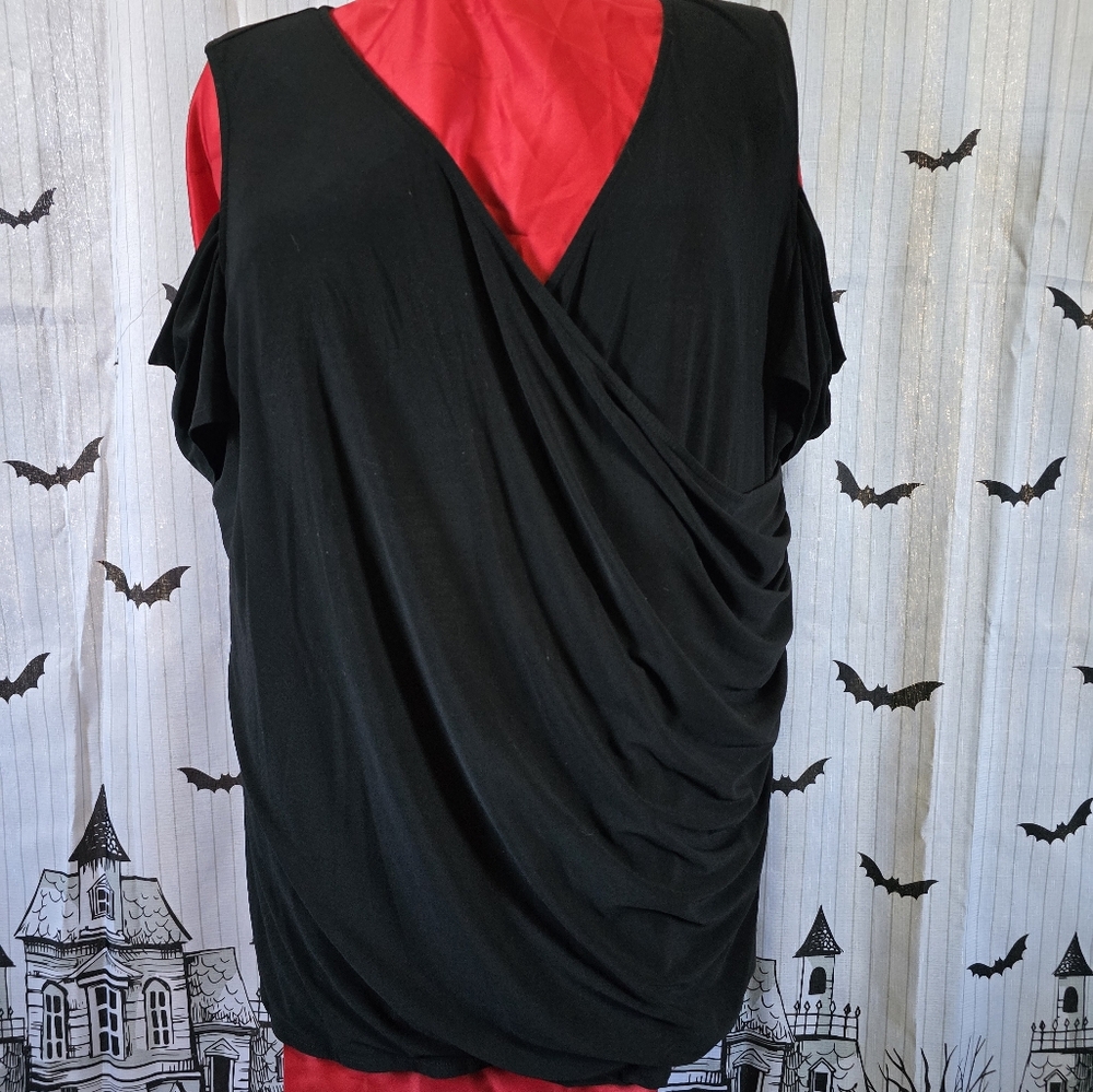 Torrid size 6 blouse